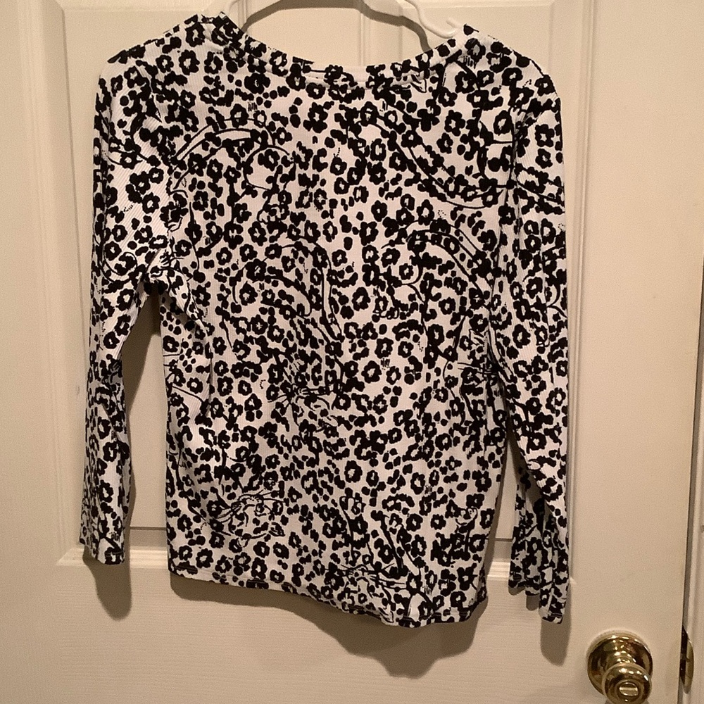 Lilly Pulitzer Monochrome Leopard Long Sleeve Top - Picture 4 of 5